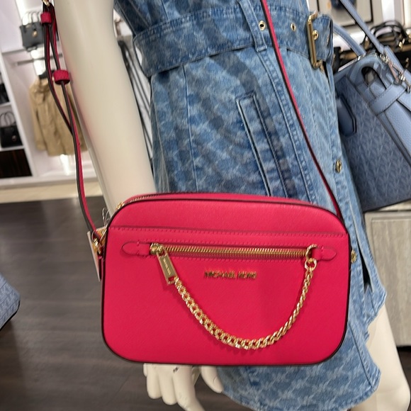 MICHAEL KORS
Jet Set Large Saffiano Leather Crossbody Bag
ELECTRIC PINK
NWT - Picture 14 of 16